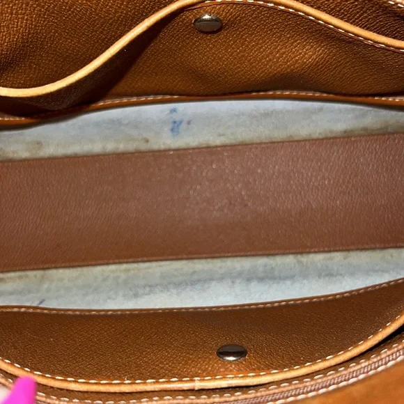 Vintage, Dooney and Bourke Handbag, Crossbody Style, All Weather leather - Picture 7 of 10